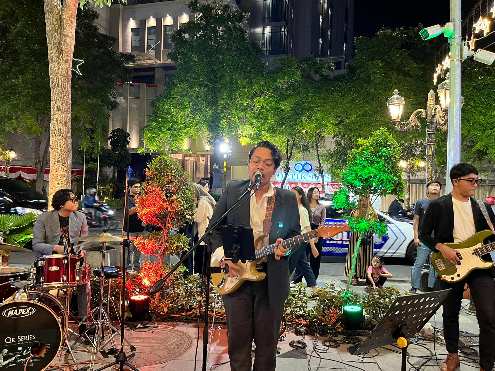 Jtom Jazz Traffic on The Move di Jalan Tunjungan Surabaya - Suara Surabaya