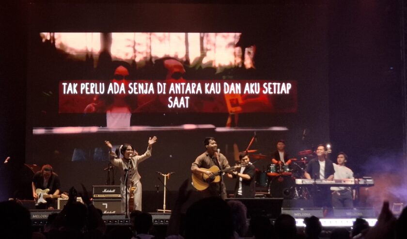 Suara Kayu menjadi penampil pertama di BRImo Stage Jazz Traffic Festival 2024 hari kedua. Foto: Akira suarasurabaya.net