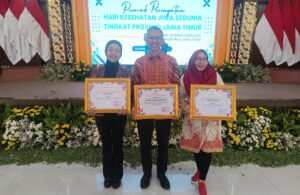 Suara Surabaya Terima Penghargaan Media Peduli Kesehatan Mental