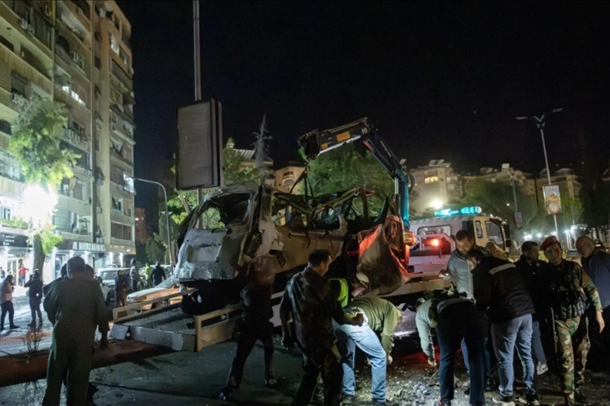 Serangan Terbaru Israel Tutup Rute Evakuasi Lebanon-Suriah