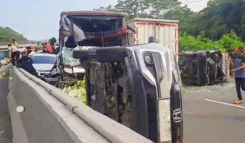 Kecelakaan Beruntun di KM 92 Tol Cipularang, Ini Insiden Maut Sebelumnya - Suara Surabaya