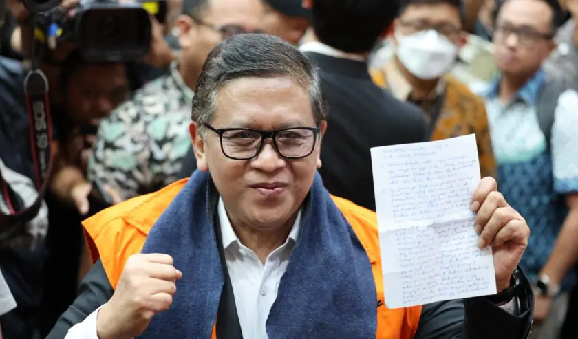 Hasto Kristiyanto Sebut Diri Tahanan Politik: "Saya Dikriminalisasi Demi  Kekuasaan" - suara surabaya