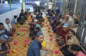 Buka Bersama di Masjid Al Hidayah Surabaya