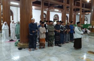 Qiyamul Lail di Masjid Sunan Ampel