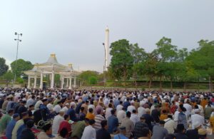 Warga Muhammadiyah Surabaya Salat Idulfitri 1446 H di Jalan Pahlawan