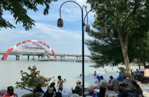 Libur Lebaran, Ribuan Wisatawan Menyerbu THP Kenjeran