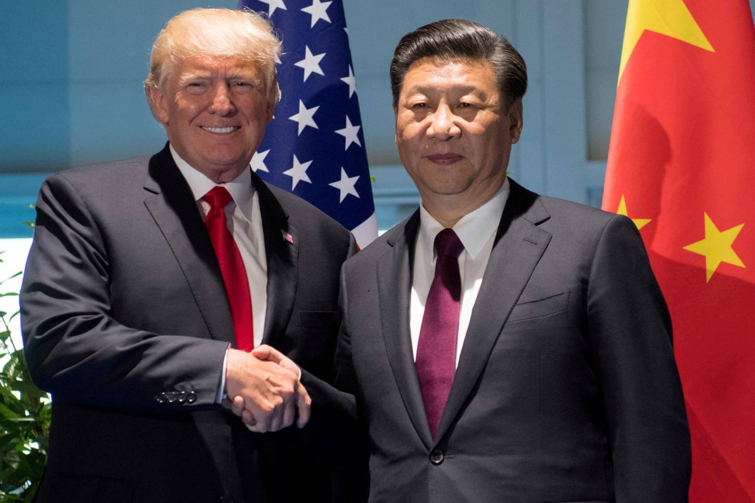 Donald Trump Umumkan Telah Teken Perjanjian Dagang dengan China