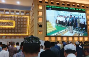 Salat Iduladha di Masjid Raya Islamic Center Jatim