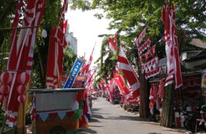 Kampung Bendera Darmokali Surabaya Sambut Agustus