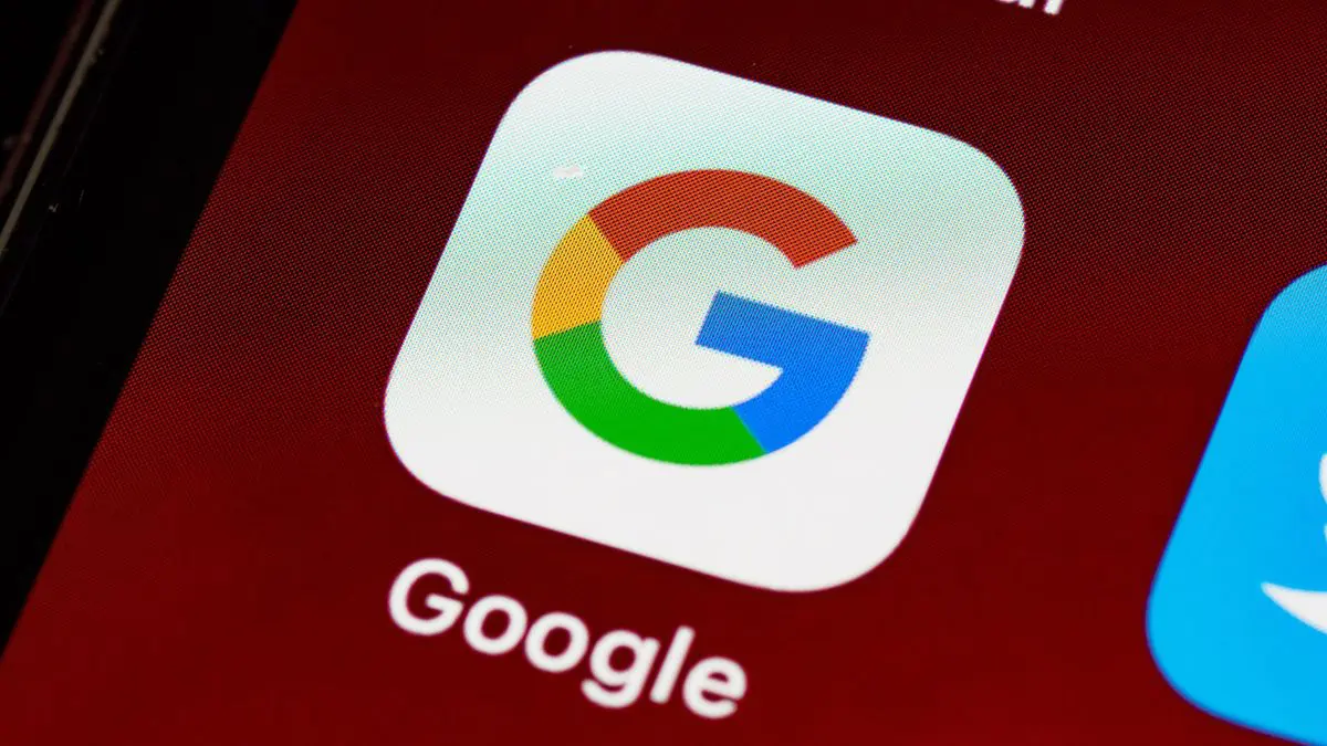 Google Tampilkan Ringkasan Berita Berbasis AI di Discover, Penerbit Berita Cemas Trafik Menurun