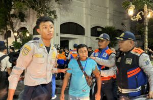 Operasi Gabungan Tangkap 13 Jukir Liar di Jalan Tunjungan