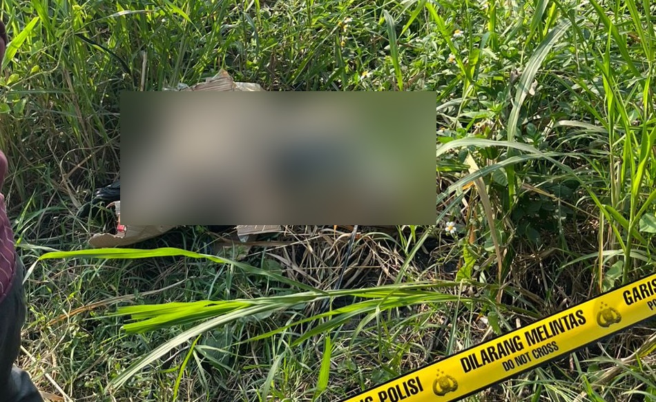 Jenazah yang Ditemukan di Kedamean Gresik Dibawa ke RSUD Ibnu Sina untuk Autopsi