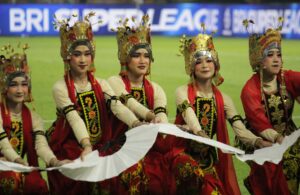 Pembukaan Super League 2025/2026 di GBT Surabaya