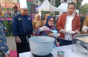 Rini di Festival Lontong Balap Soerabaia Djaman Mbijen