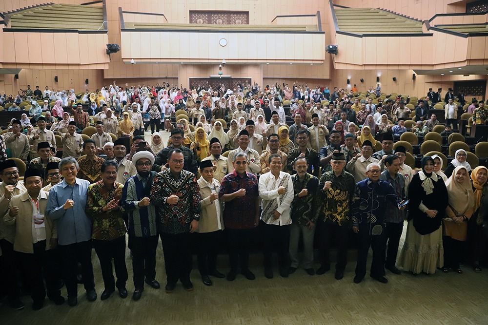 Ahmad Muzani Ketua MPR RI foto bersama Keluarga Besar Pelajar Islam Indonesia (PII), di Gedung Nusantara V, Kompleks Parlemen, Senayan, Jakarta, Minggu (3/8/2025). Foto: Humas MPR RI