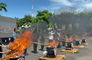 Pemusnahan 11 Juta Batang Rokok Ilegal di Surabaya
