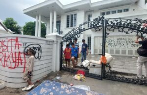 Rumah Uya Kuya Setelah Dimasuki Massa