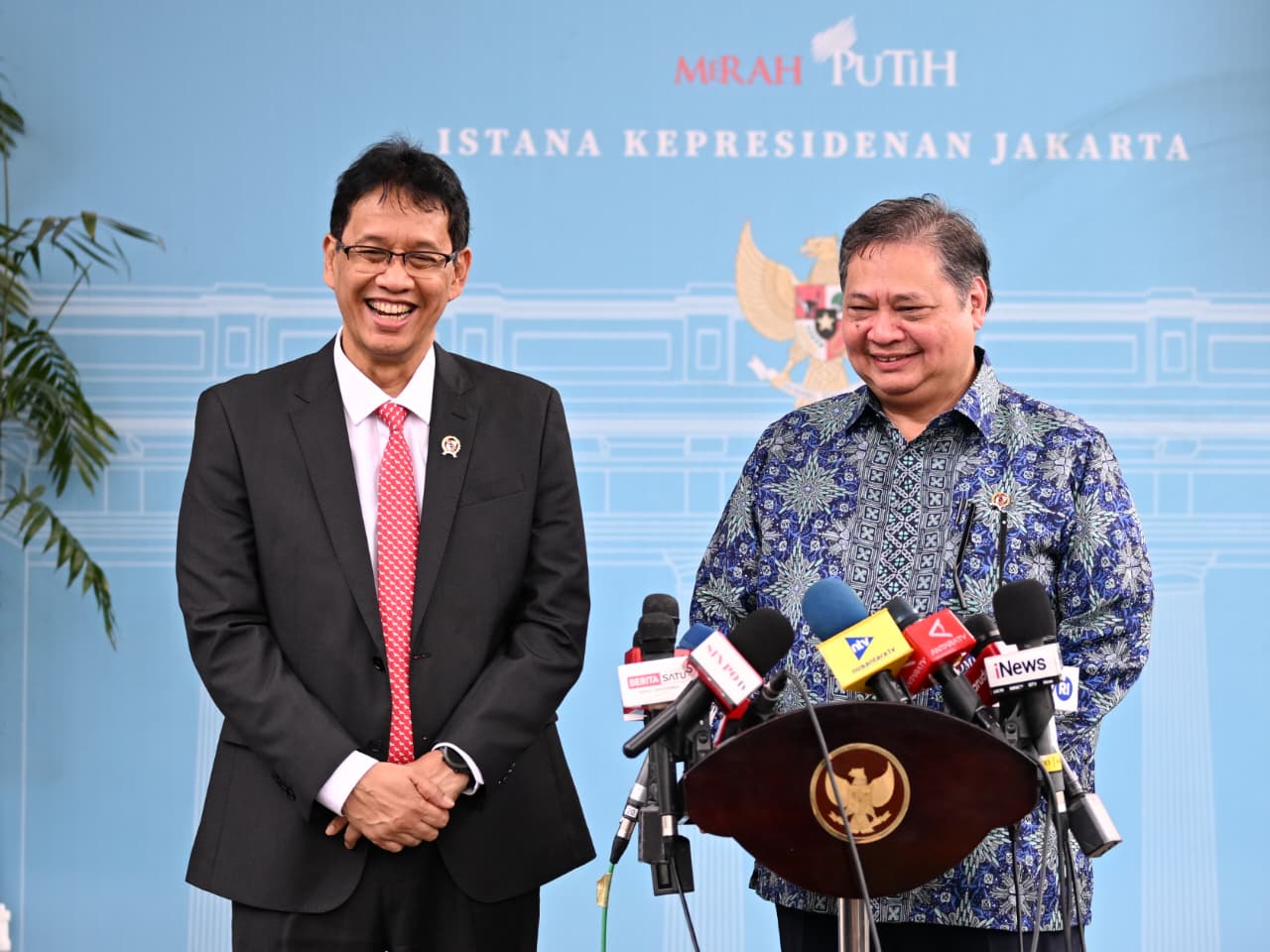 Purbaya Yudhi Sadewa Menteri Keuangan dan Airlangga Hartarto Menteri Koordinator Bidang Perekonomian usai usai bertemu Prabowo Subianto Presiden di Kompleks Istana Kepresidenan, Jakarta, Jumat (22/5/2026). Foto: Humas Sekretariat Presiden