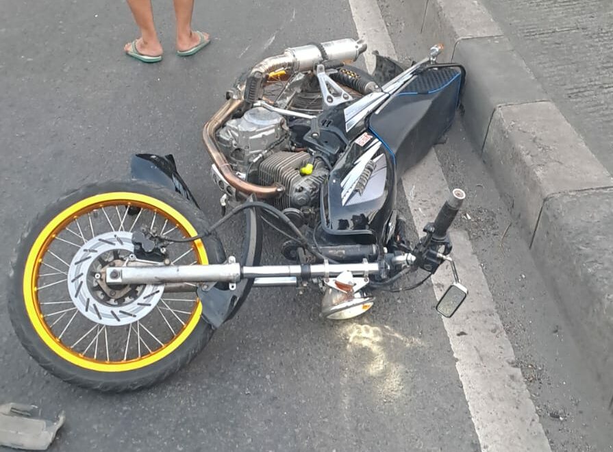 Pemotor Meninggal Setelah Oleng dan Kecelakaan Tunggal di Arteri Porong Sidoarjo