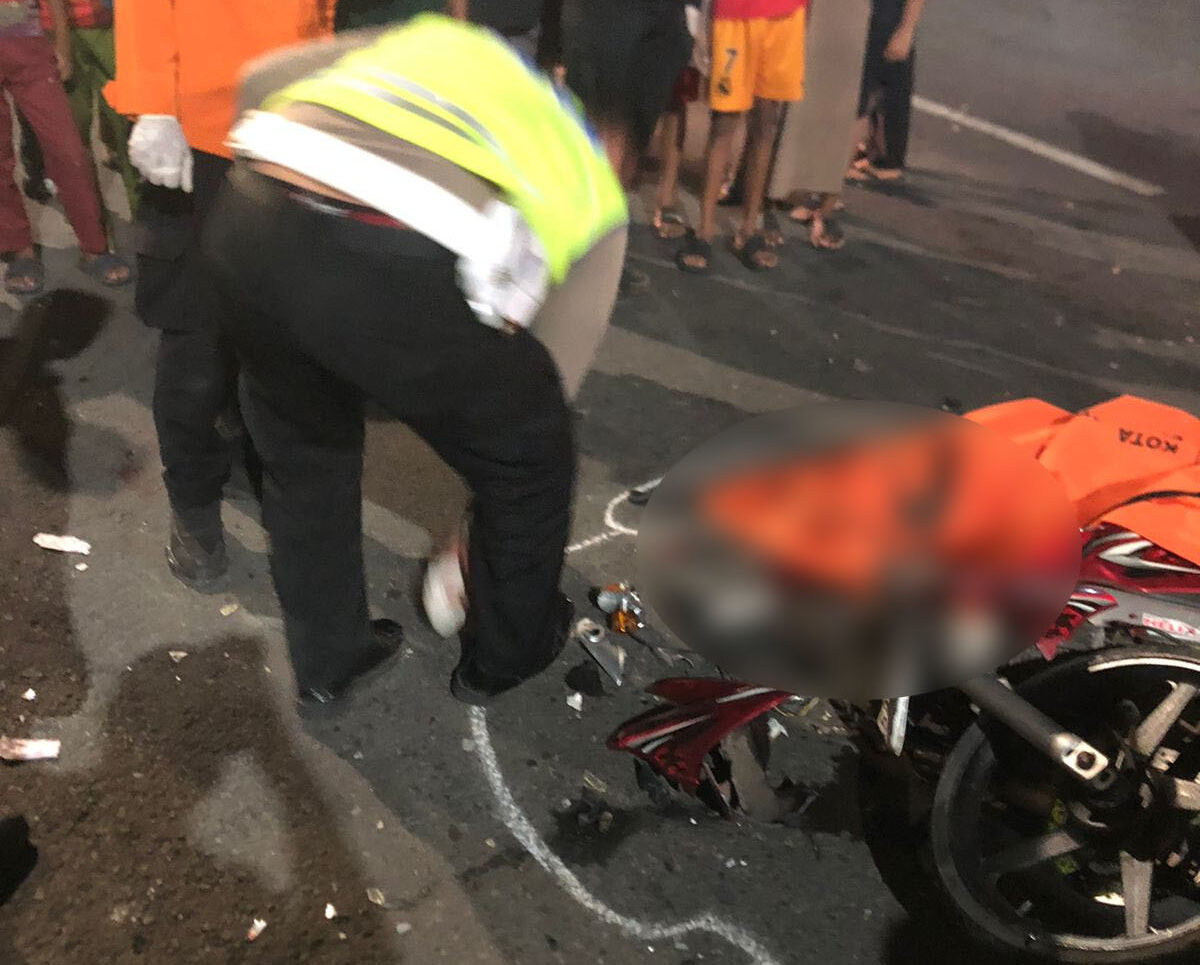 Pemotor Tanpa Identitas Meninggal Usai Kecelakaan di Depan Hi-Tech Mall Surabaya
