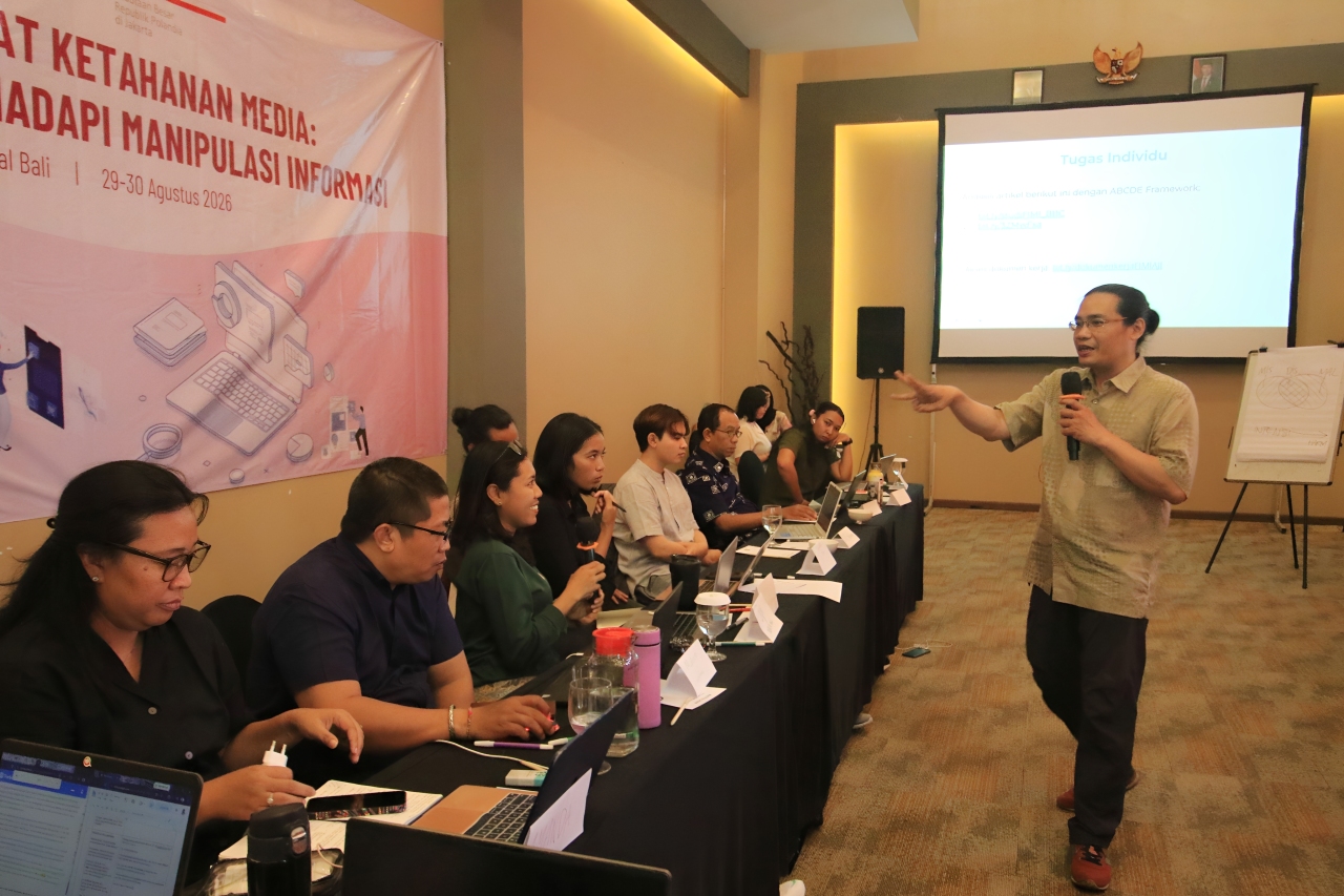 Perkuat Ketahanan Media, AJI Latih Jurnalis Bali, Jatim, dan Kaltim Hadapi Operasi Informasi