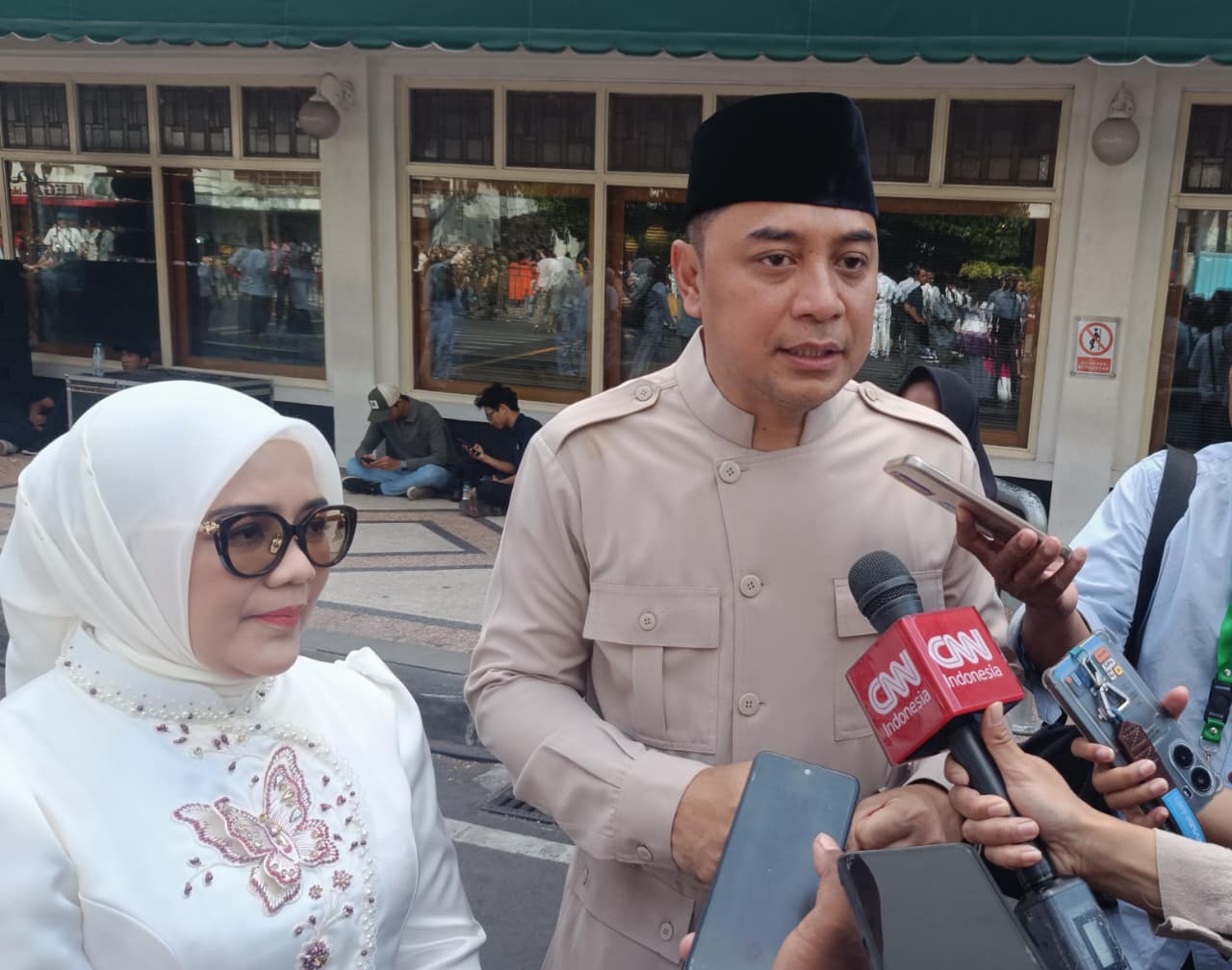 Maknai Perobekan Bendera, Eri Ajak Anak Muda Bersatu Jaga Surabaya