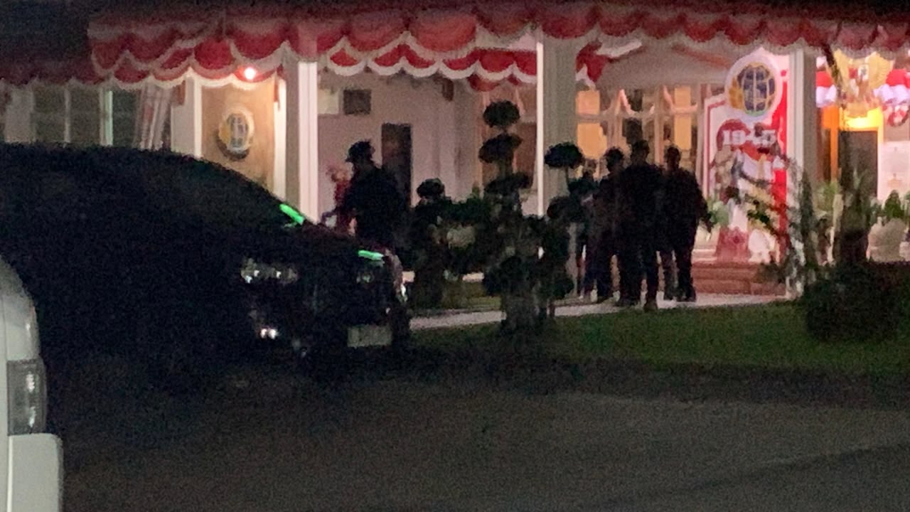 Usai Geledah Hampir 11 Jam, Lima Mobil KPK Keluar dari Kantor BPN Jatim