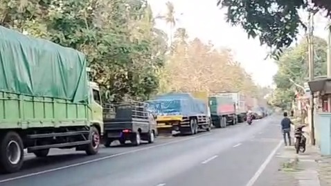 Antrean Menuju Pelabuhan Ketapang Banyuwangi Mencapai 12 Kilometer
