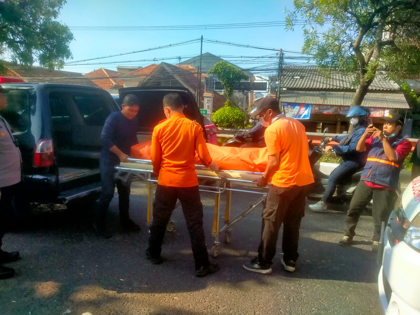 Sopir Truk Tangannya Kesemutan Lalu Meninggal Dunia di Banyu Urip Surabaya