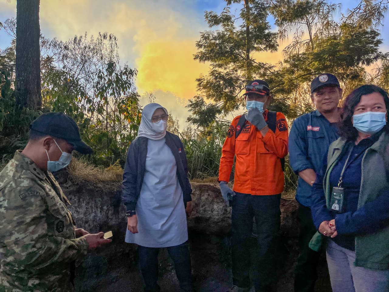Bupati Banyuwangi Minta Bantuan Helikopter Water Bombing untuk Padamkan Karhutla Ijen
