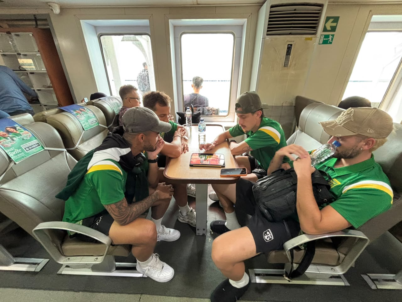 Penerbangan Batal akibat Erupsi Anak Krakatau, Persebaya Pulang Naik Feri dan Kereta