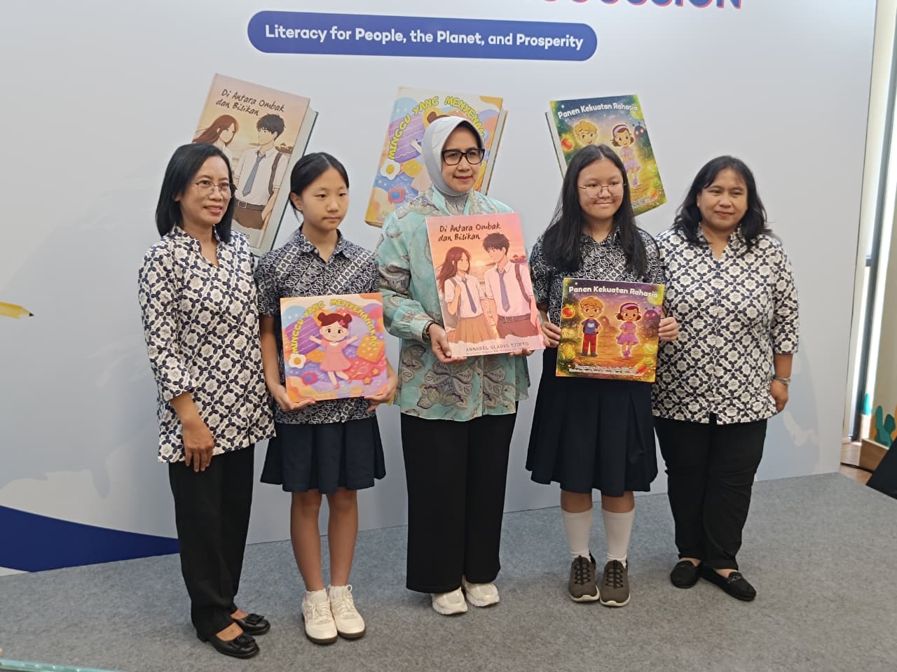 Dorong Ekosistem Literasi, Dispusip Surabaya Terima Buku Karya Murid untuk Perpustakaan Kota