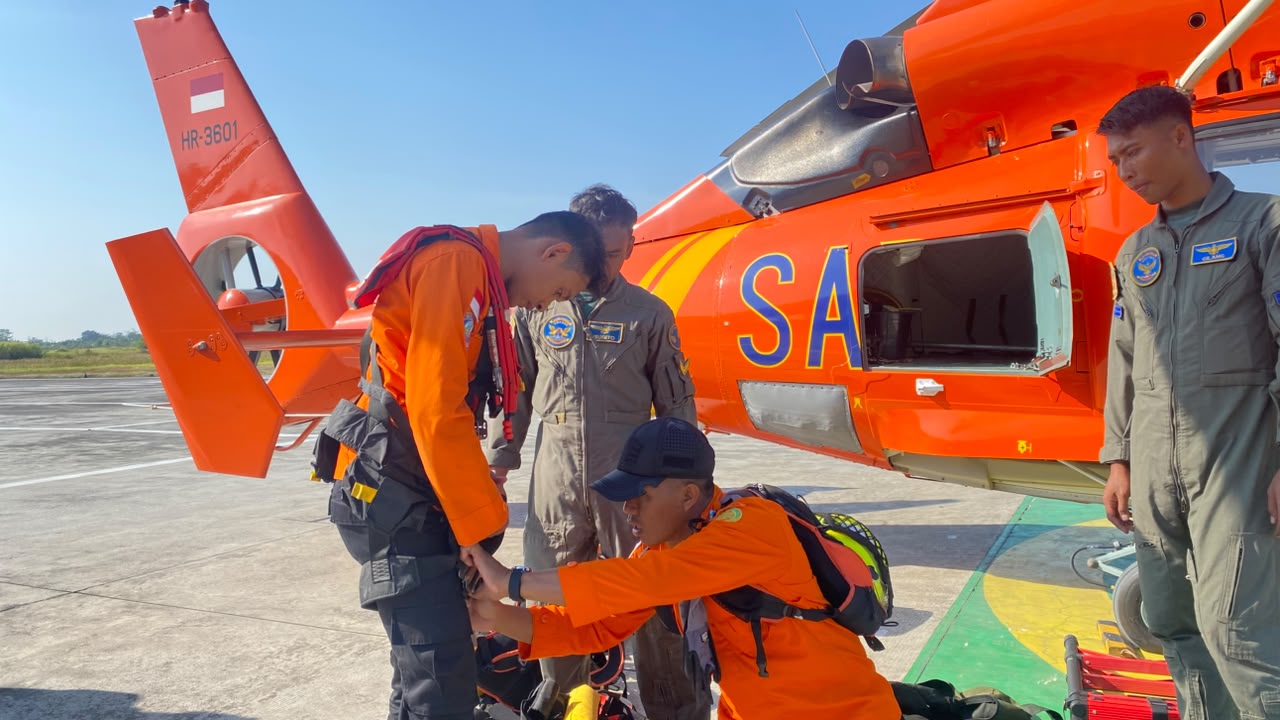 SAR Surabaya Kerahkan Kapal dan Helikopter ke Banjarmasin Cari Virgo Transport 8