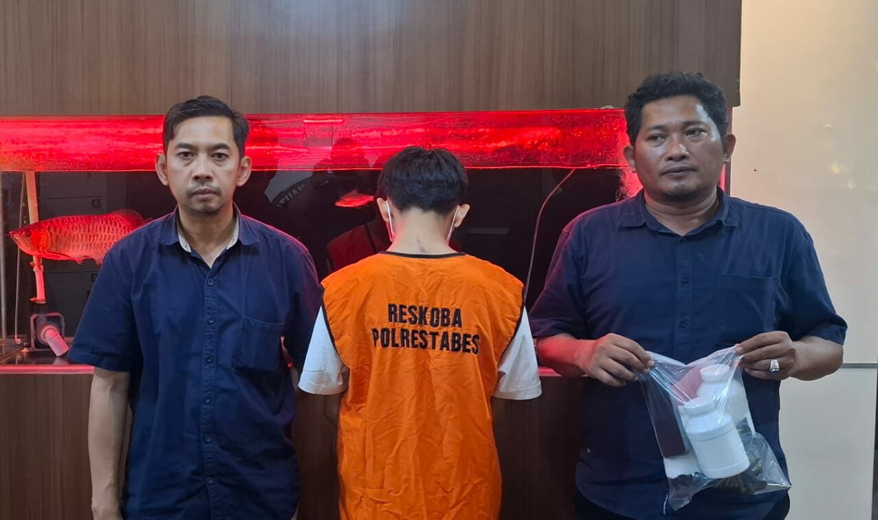 Polisi Gagalkan Peredaran 3.000 Pil Koplo di Surabaya, Pelaku Sempat Kabur saat Diamankan