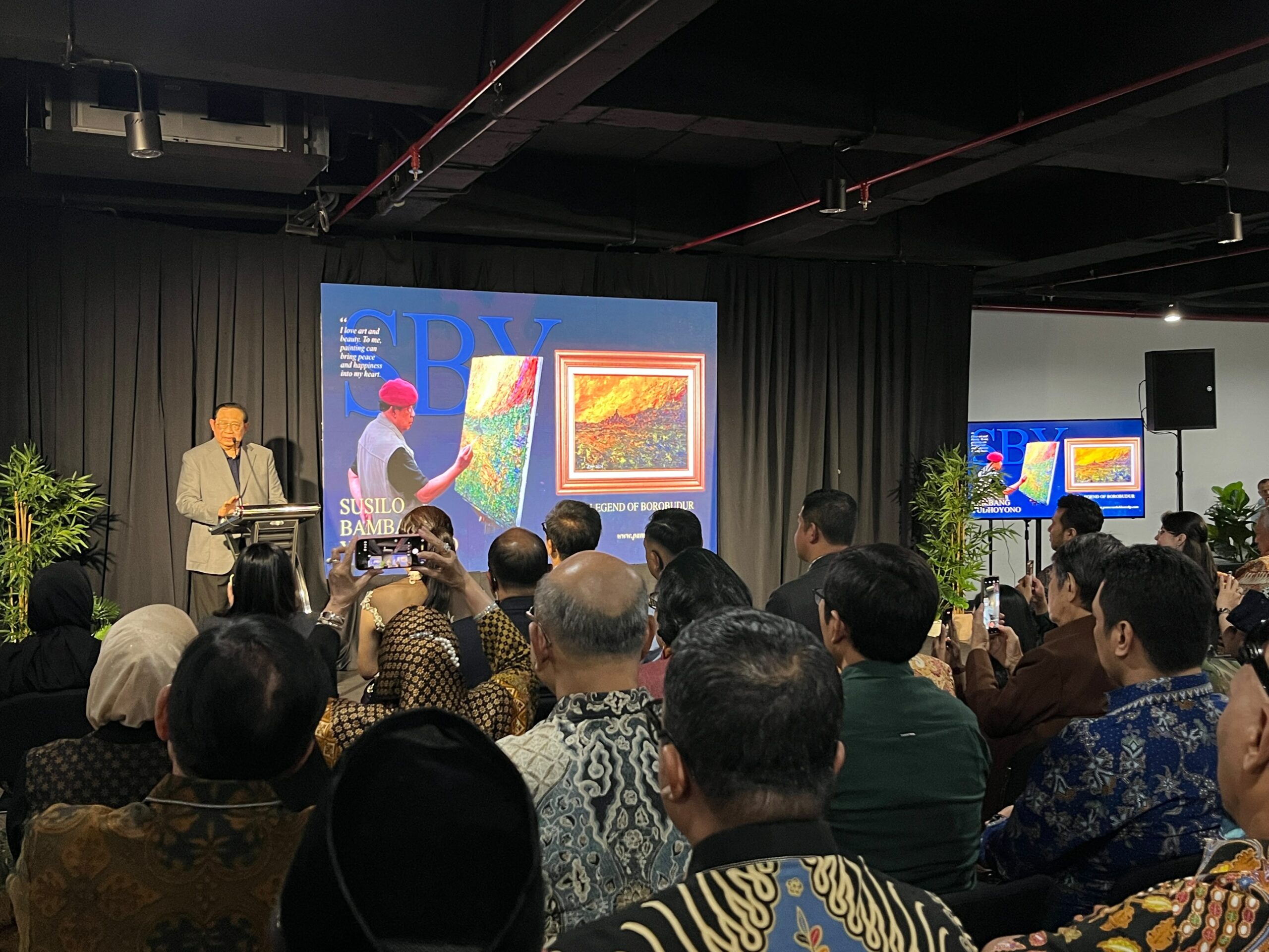 Buka Pameran di Surabaya, SBY Pilih Melukis Agar Tak Cawe-Cawe di Pemerintahan