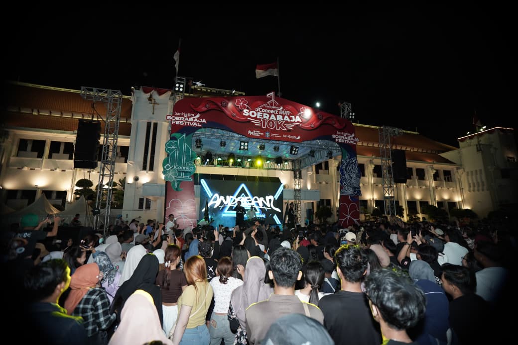 Penampilan DJ Andreanz Tutup Bank Jatim Soerabaja Festival Hari Kedua dengan Meriah