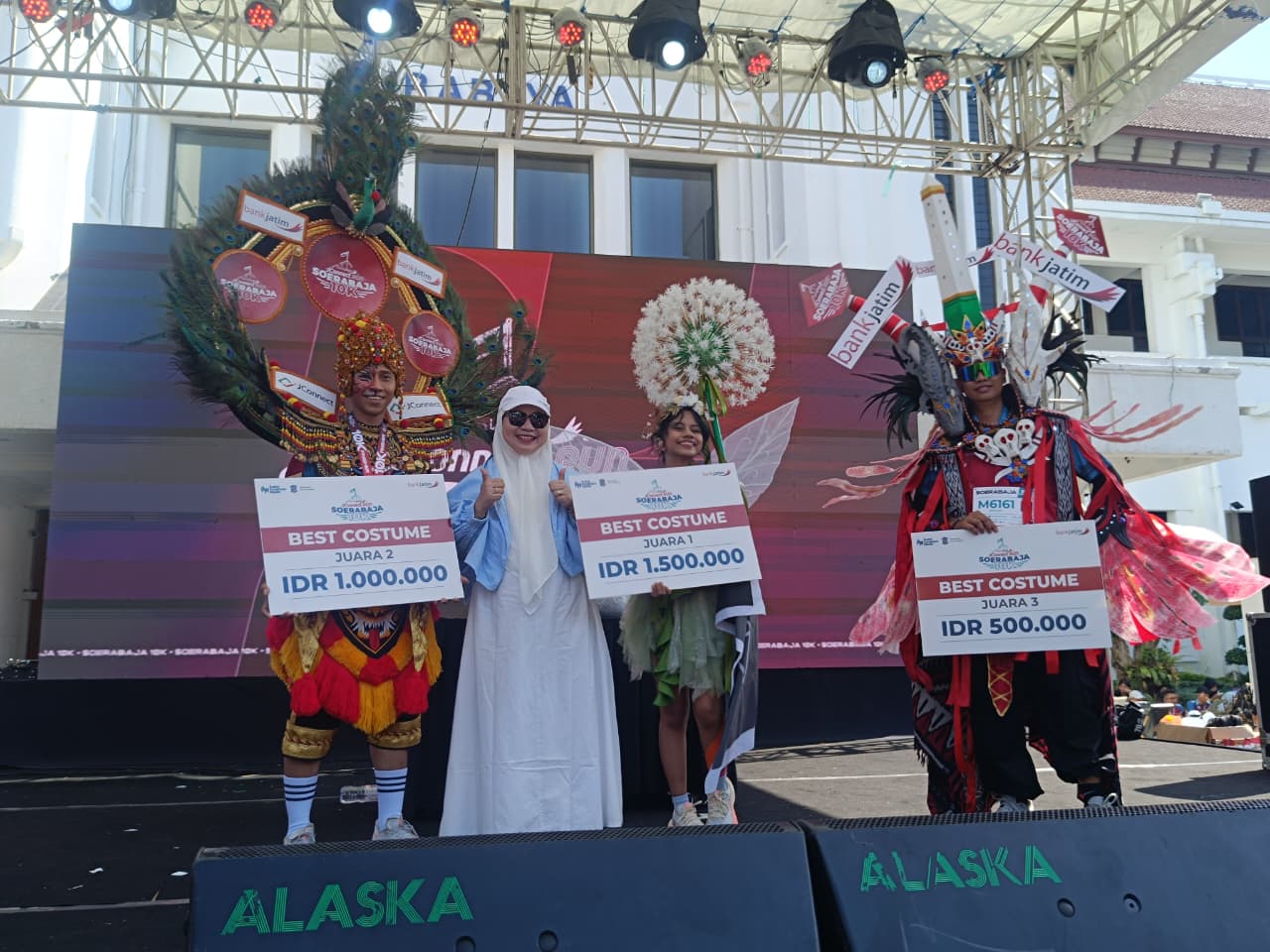Tinkerbell hingga Tugu Pahlawan Jadi Best Costume Bank Jatim JConnect Run Soerabaja 10K