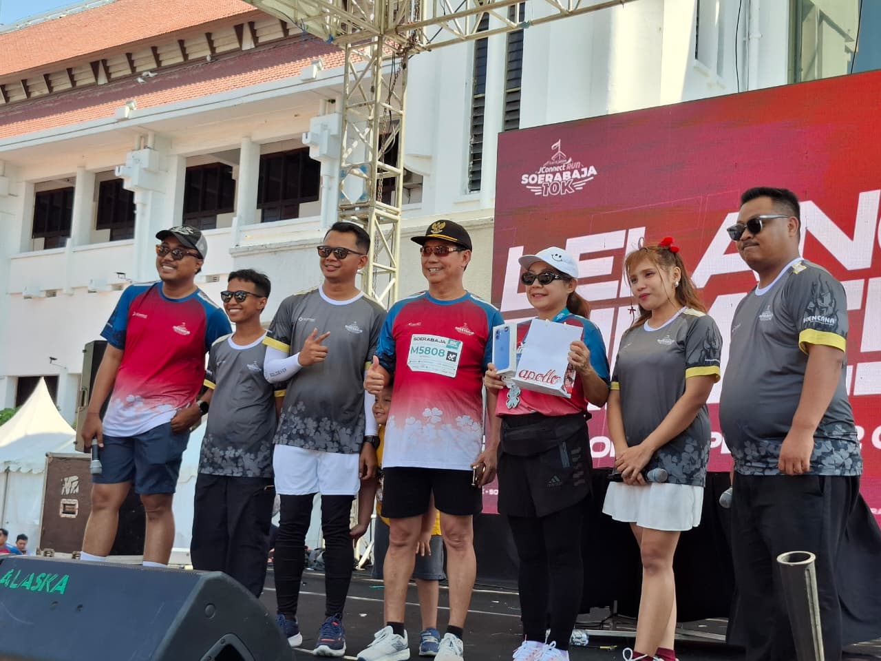 Apollo Gadget Store Gelar Lelang iPhone 16 Plus di Bank Jatim JConnect Run Soerabaja 10K, Terjual Rp18 Juta