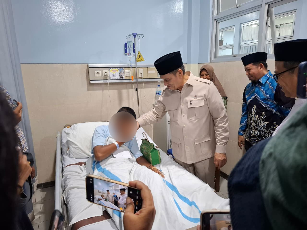 Wamenag Minta Kasus Keracunan Segera Diinvestigasi, Santri Menunggu Manfaat MBG