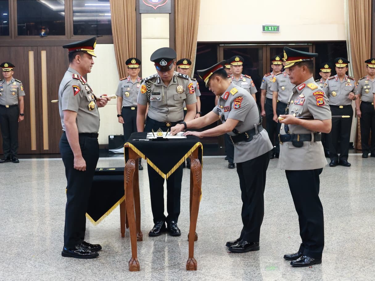 Polri Mutasi Sejumlah Pati dan Pamen, Termasuk Dirreskrimsus Polda Jatim