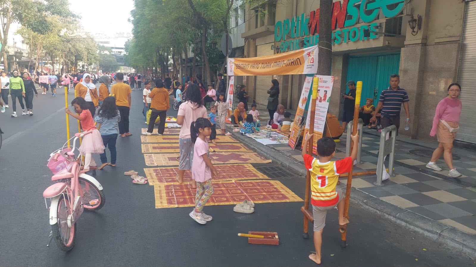 Pemkot Surabaya Tanggapi Keluhan Pengusiran Komunitas Permainan Tradisional: Karena Komersial