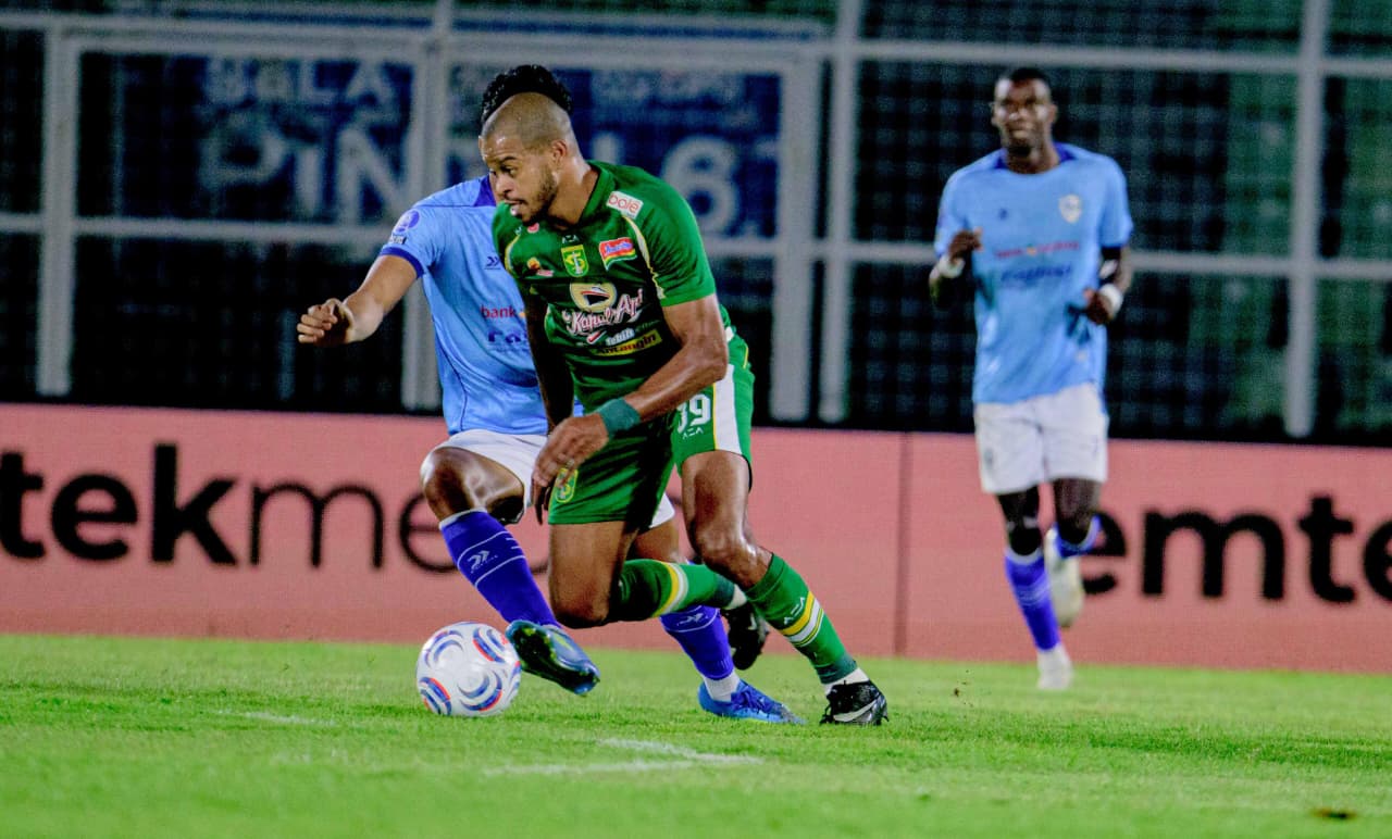 Gol Penalti Alex Martins Bawa Persebaya Kalahkan Isenmulang 1-0