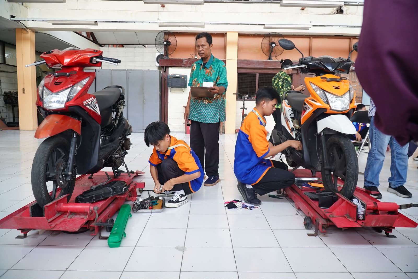 HUT ke-81 Jatim, 350 SMK Buka Servis Motor Gratis untuk Warga