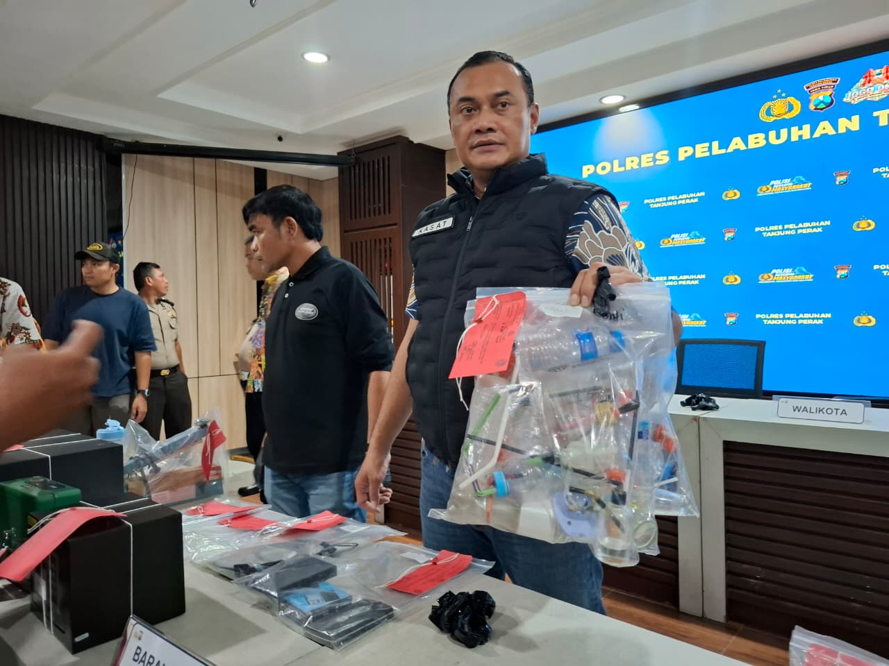 Polisi Masih Buru Pemasok Narkoba Jalan Kunti Surabaya