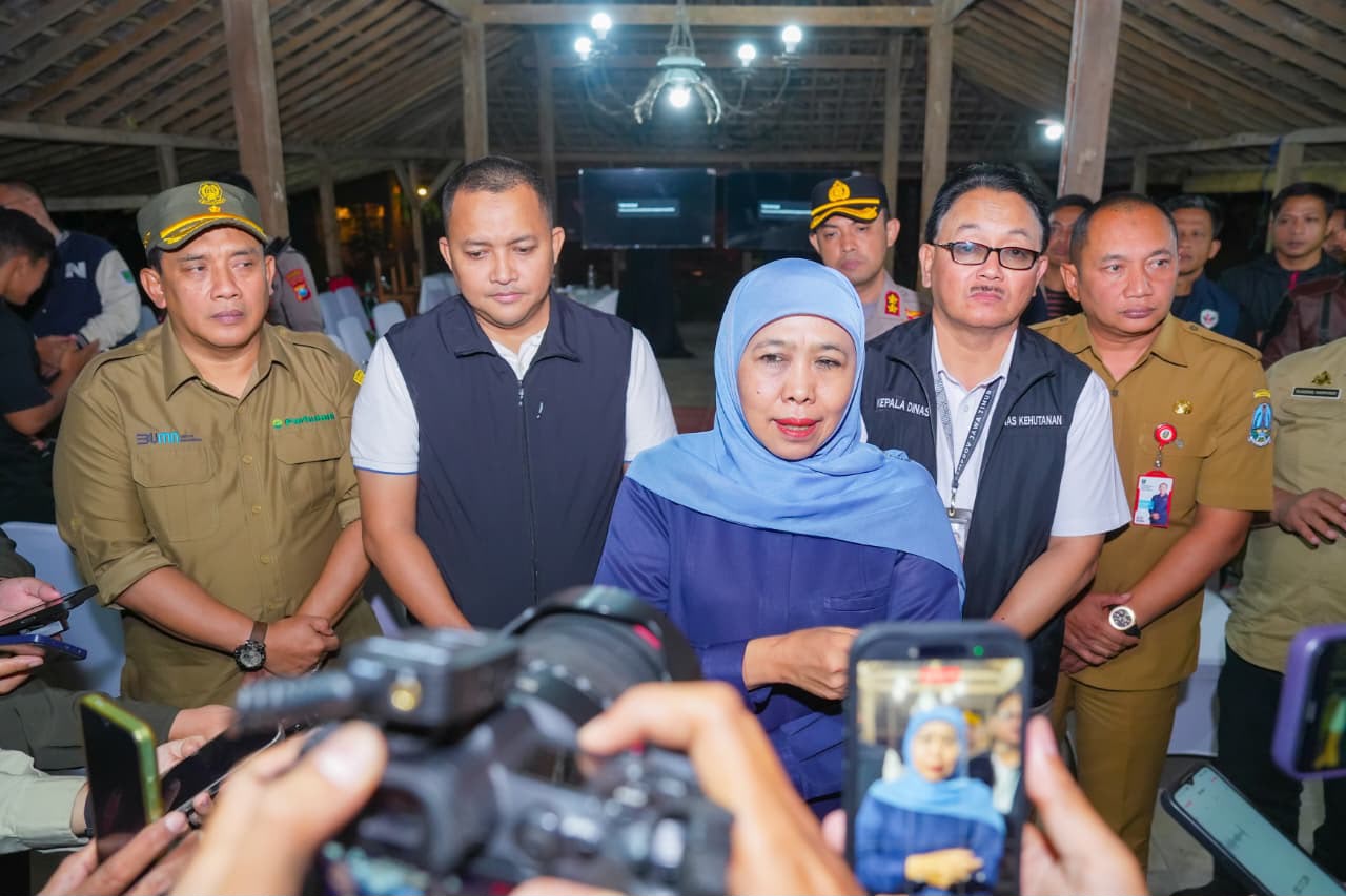 Khofifah Terbitkan SE Ajakan Salat Istisqa Agar Jatim Segera Hujan dan Karhutla Cepat Padam