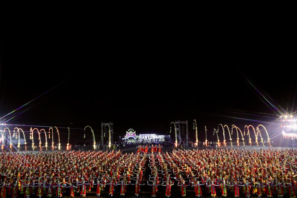 Gandrung Sewu 2026 Digelar Malam Hari, 1.300 Penari Berpendar di Banyuwangi