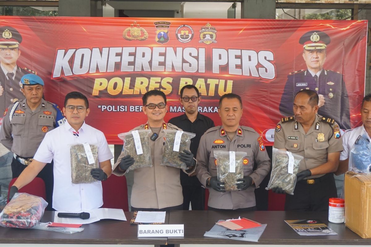 Petani di Malang Beli 5 Kg Ganja Rp25 Juta via Medsos, Polisi Buru Pemasok